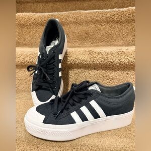 Adidas Nizza platform Black Sneakers size 10.5